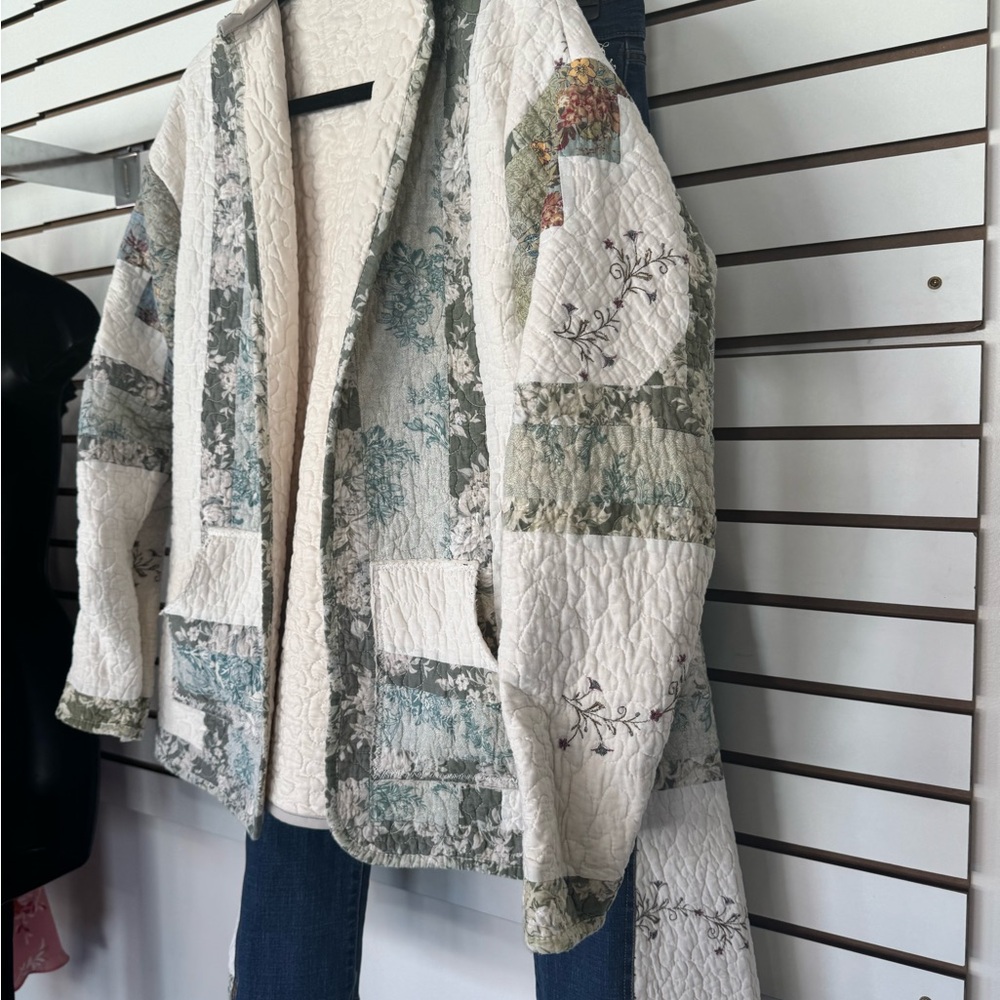Floral Patchwork Quilted Jacket - Picture 4 of 4